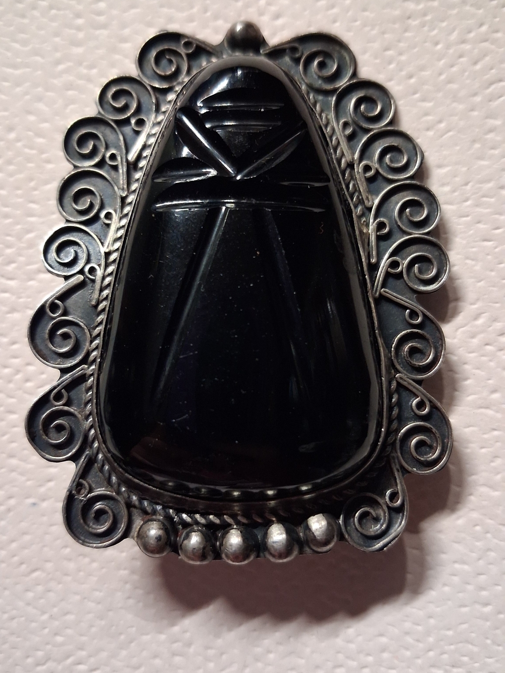 Black Onyx-Style Filigree Silver Brooch - Elegant Women’s Accessory